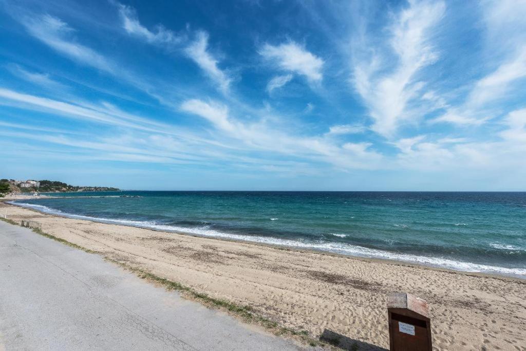 Blue Horizon 5 Apartment Nea Kallikrateia Екстериор снимка